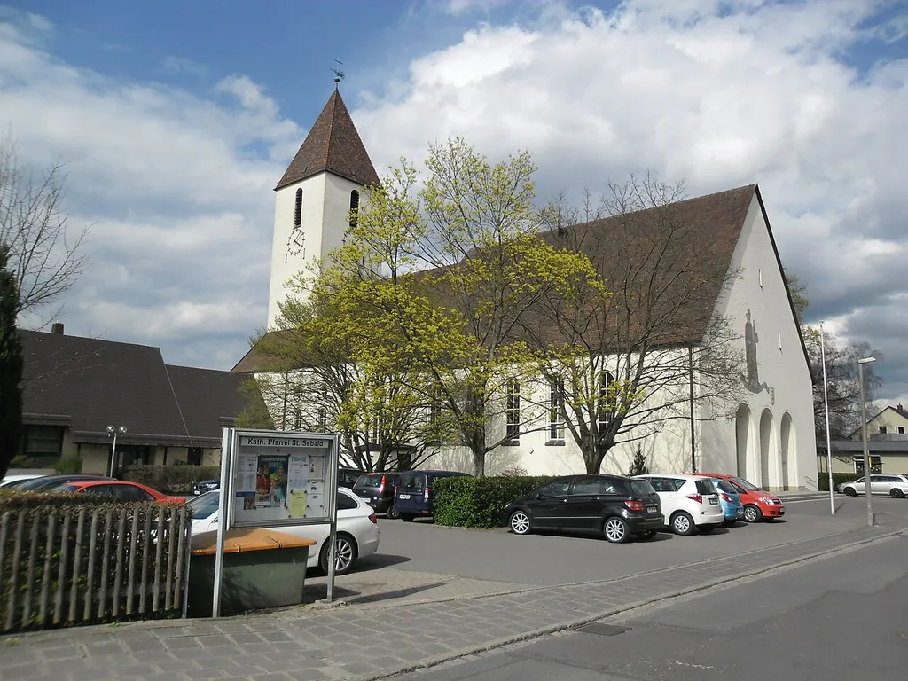 Die katholische Altenfurter Sebaldskirche in der Von-Soden-Straße 28 in Nürnberg