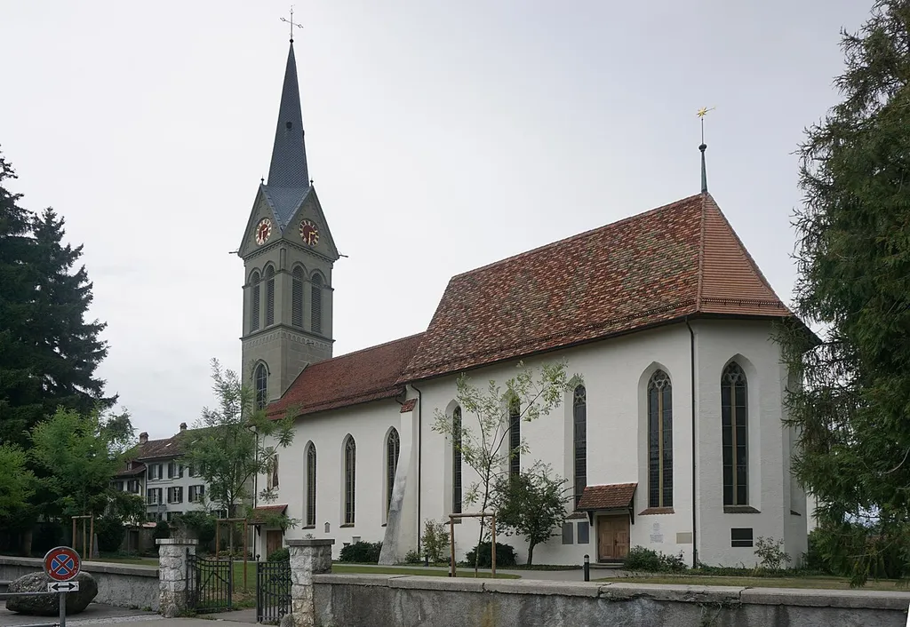 Kirche Münchenbuchsee von Südost.