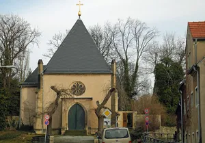 Friedhofskapelle und vier Grabmale (Einzeldenkmale zu ID-Nr. 09301933) Burgstraße -