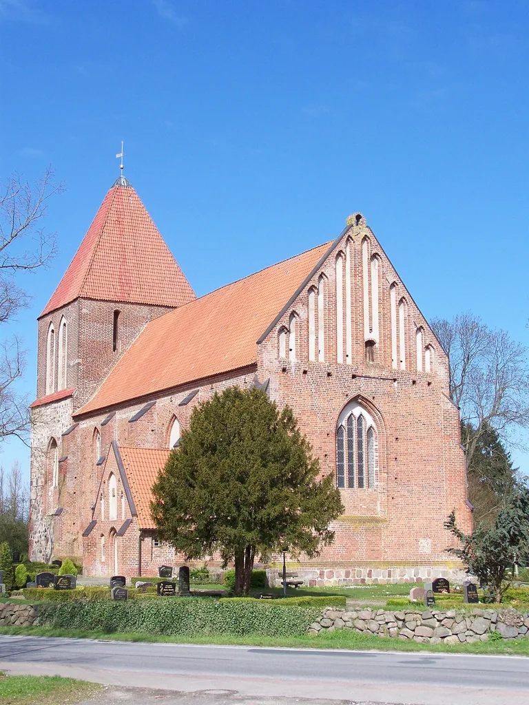 Steinhagen, Kirche - Ansicht von der Straße (2008-04-20)