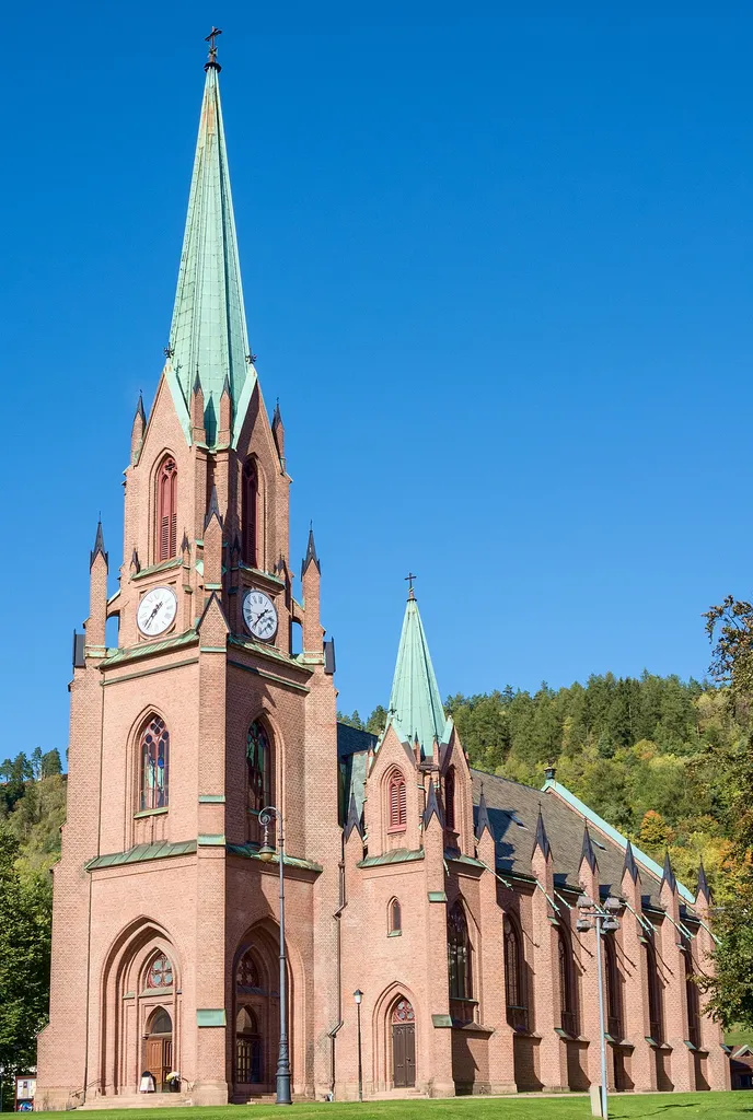 Bragernes kirke i Drammen. Bildet er beskjært og farge er tilpasset