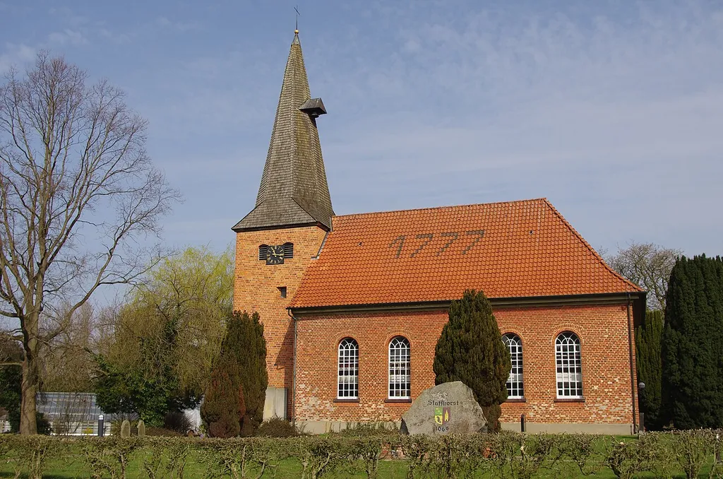 Kirche, Pfarrkirche in 27254 Staffhorst, Baudenkmal