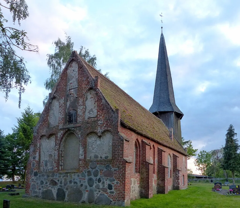 Kirche in Weltzin, Ostgiebel und Nordseite