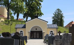 Friedhofskirche Maria-Ward-Straße 20; Maria-Ward-Straße 22 in Haag in Oberbayern