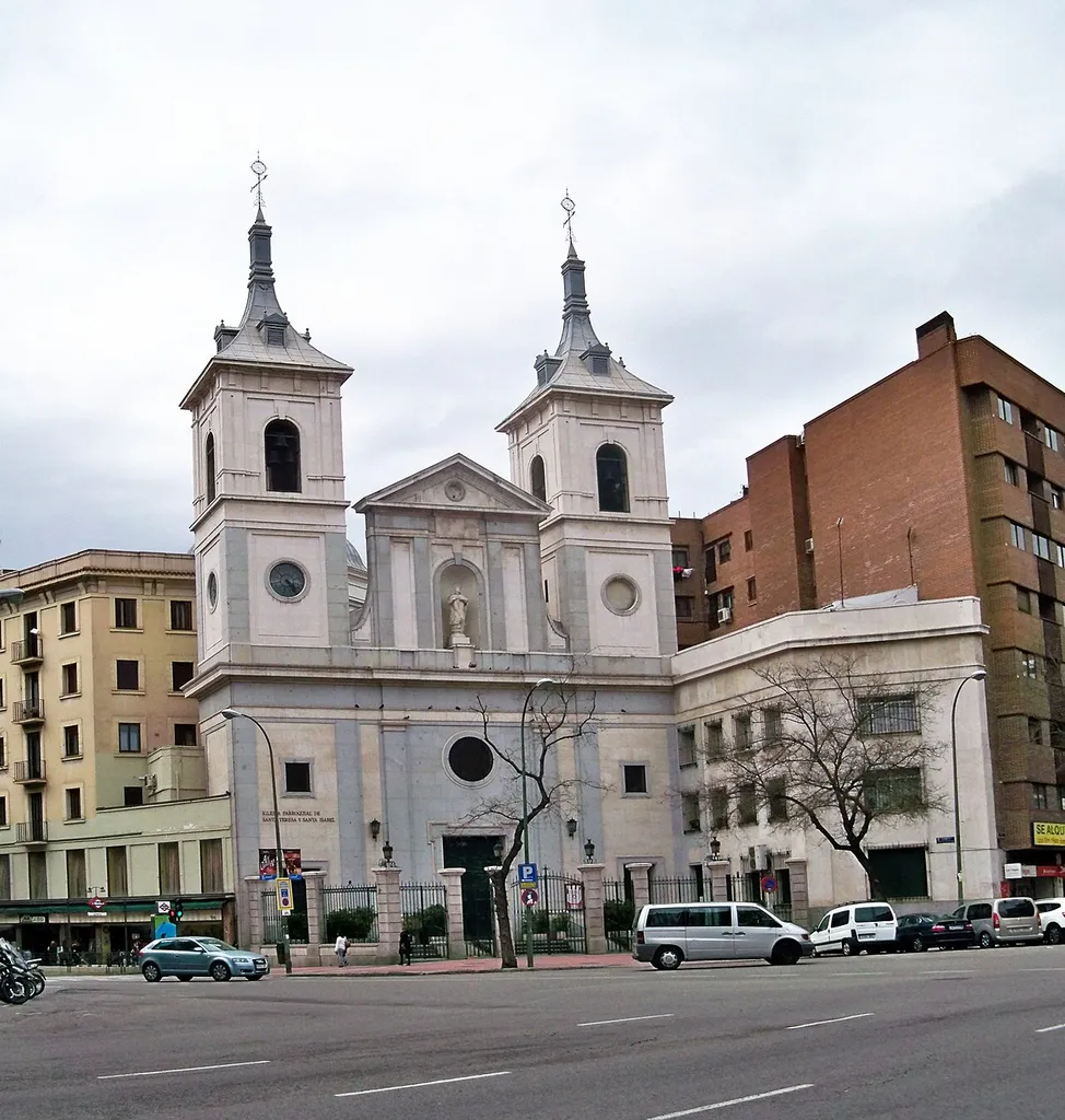 Iglesia paroquial de Santa Teresa y Santa Isabela, Madrid