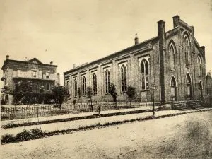 Old St. Mary Cathedral on Eighth Street in Covington, Kentucky. It was replaced in 1901 by the St. Mary Cathedral Basilica of the Assumption.