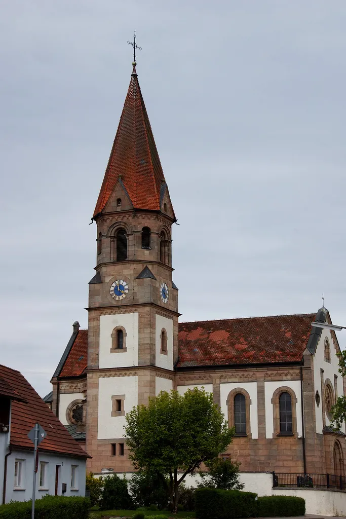 Die katholische Pfarrkirche Mariä Himmelfahrt in Ebenried bei Allersberg