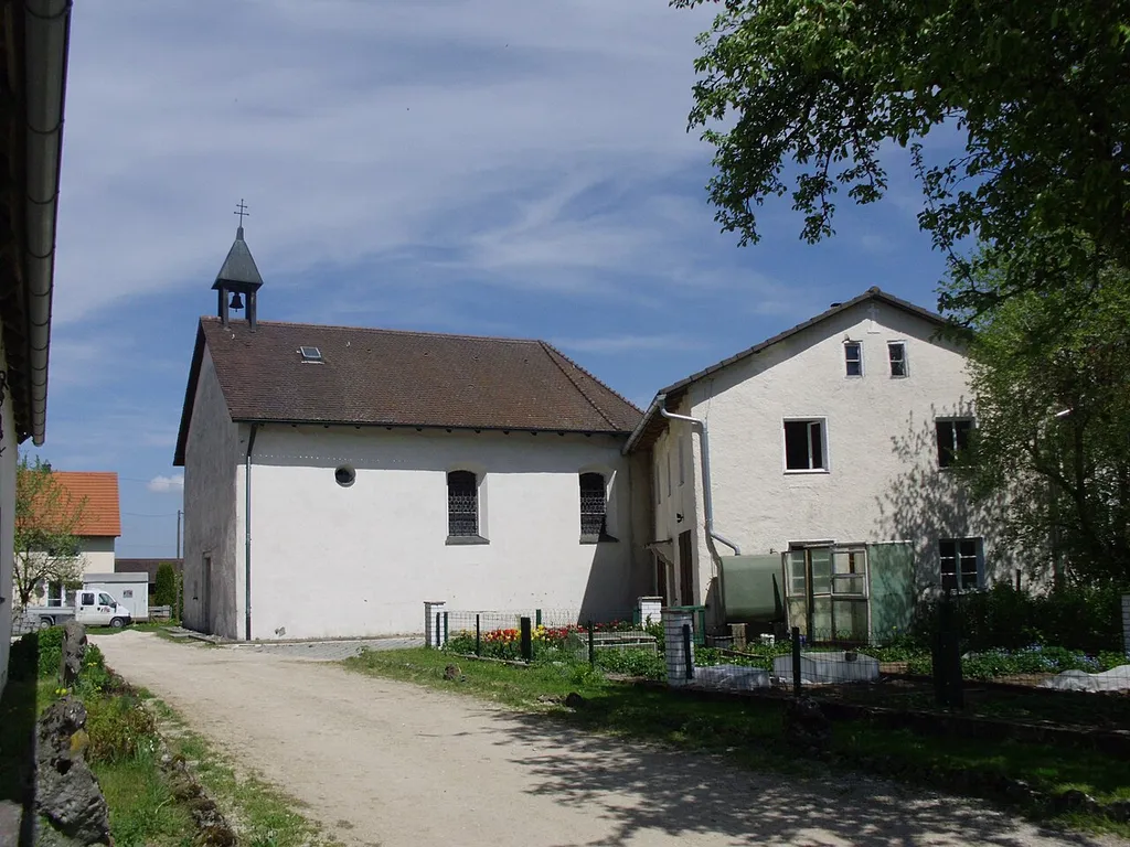 Der Weiler Sankt Egidi, Gemeindeteil von Raitenbuch im Landkreis Weißenburg-Gunzenhausen (Bayern), mit der Kapelle St. Ägidius
