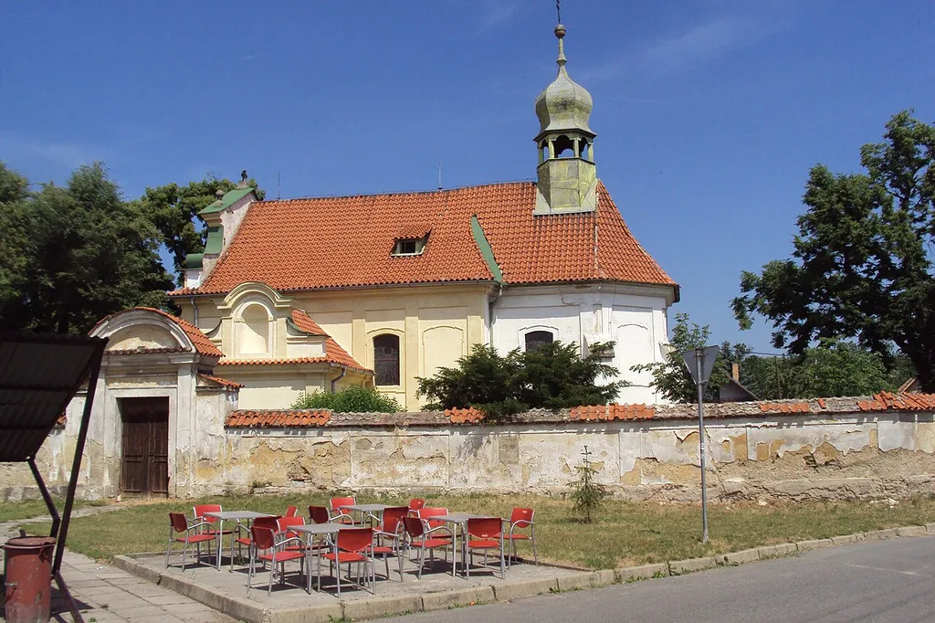 Kostel Nanebevzetí Panny Marie v Lobkovicích