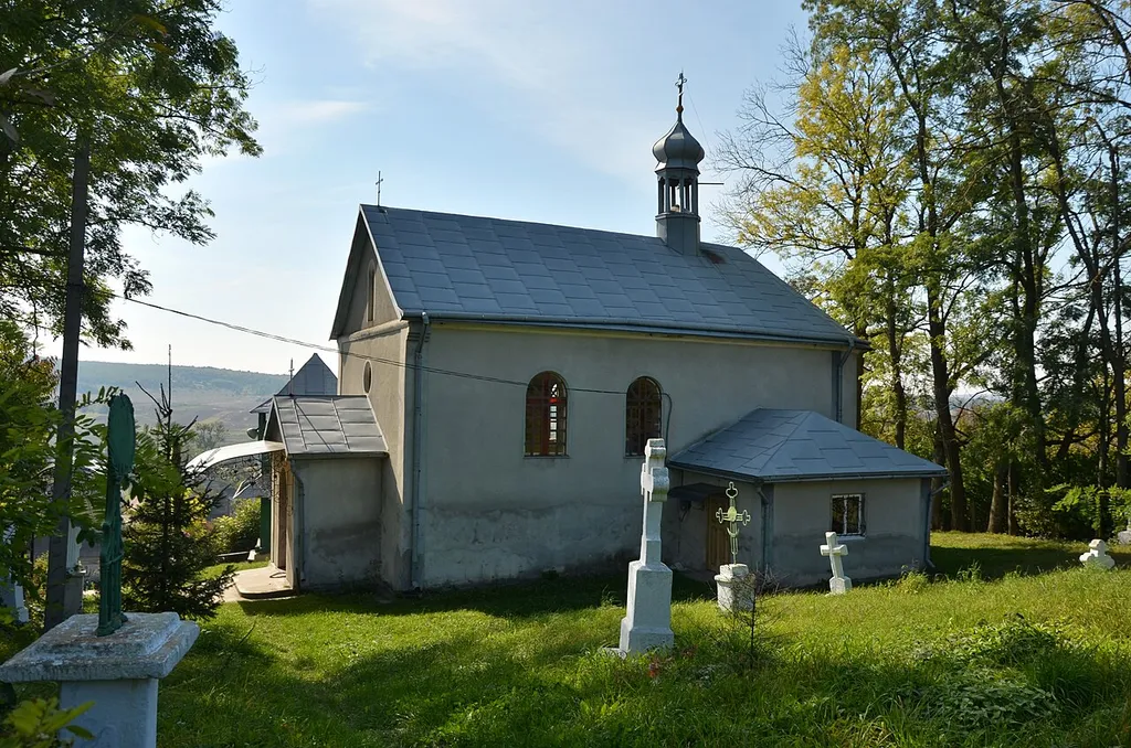 Церква Введення в храм Пресвятої Богородиці в селі Неділиська Перемишлянського району Львівської області.