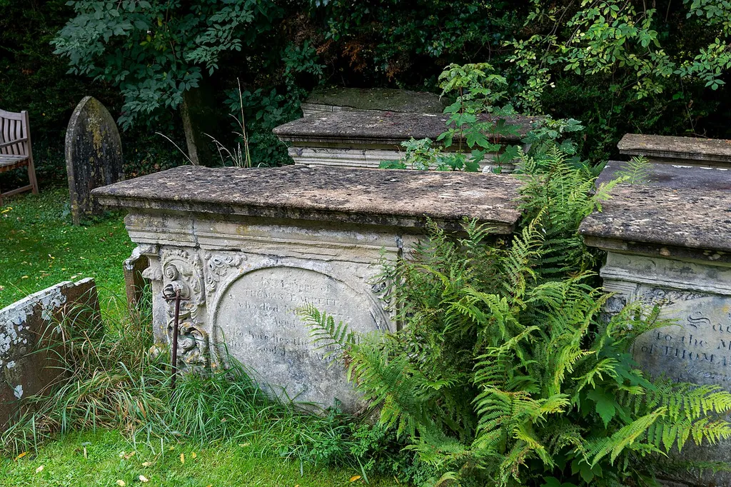 Castle Combe: BARRETT TOMB IN CHURCHYARD, ABOUT 1 METRE EAST OF SEALY TOMB SOUTH EAST OF PORCH OF CHURCH OF ST ANDREW