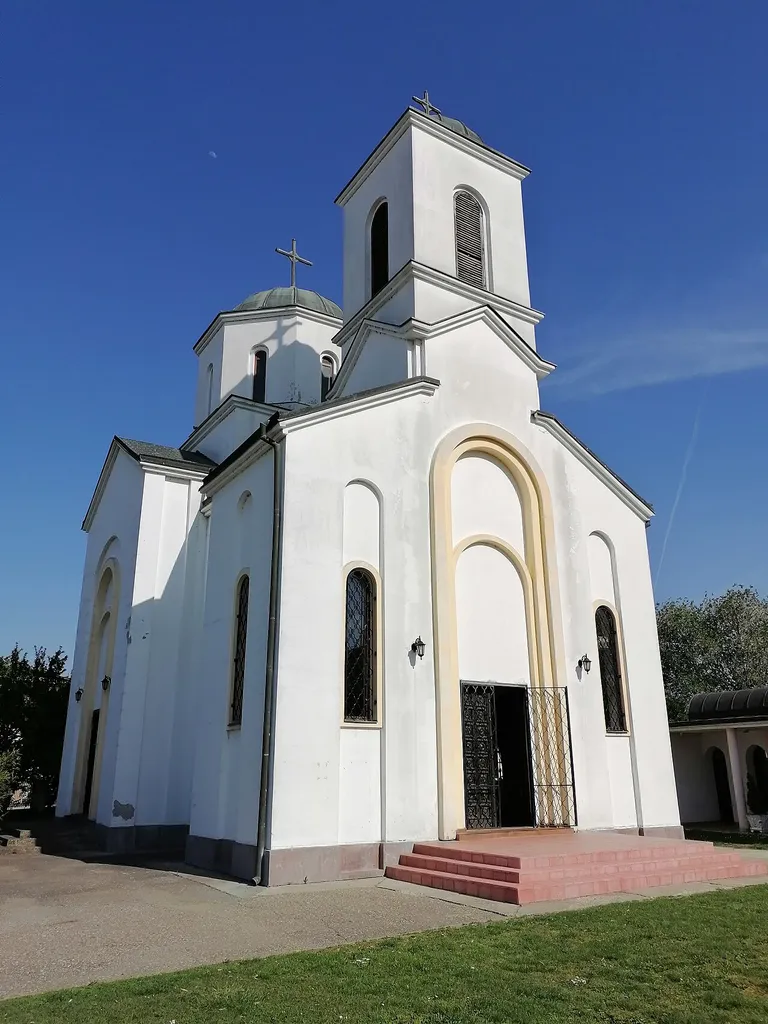 Свјетлопис храма Свете Тројице у Новој Пазови.