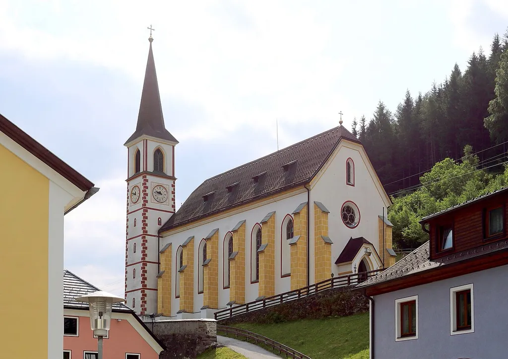 Katholische Pfarrkirche hl. Achatius in der Salzburger Gemeinde Ramingstein.
