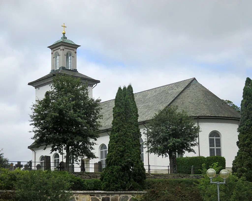Bredaryds kyrka sedd från Storgatan i Bredaryd, Värnamo kommun, Jönköpings län, Småland, Sverige.