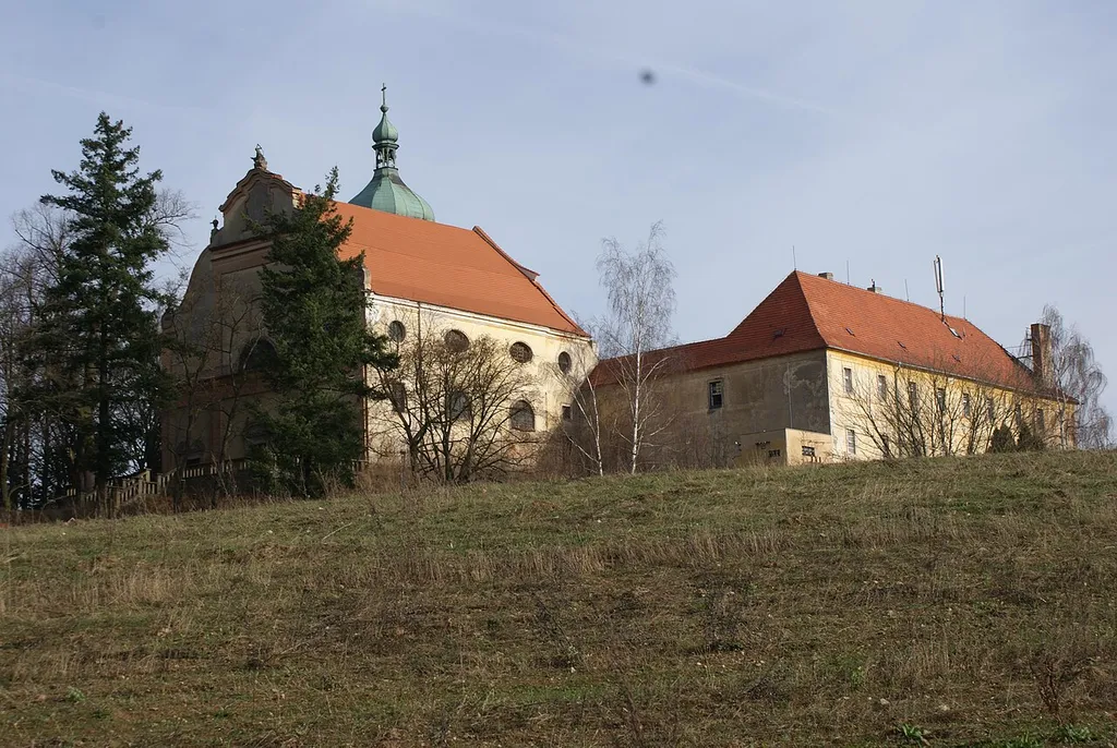The Augustinian monastery in Lnáře seen from the south.