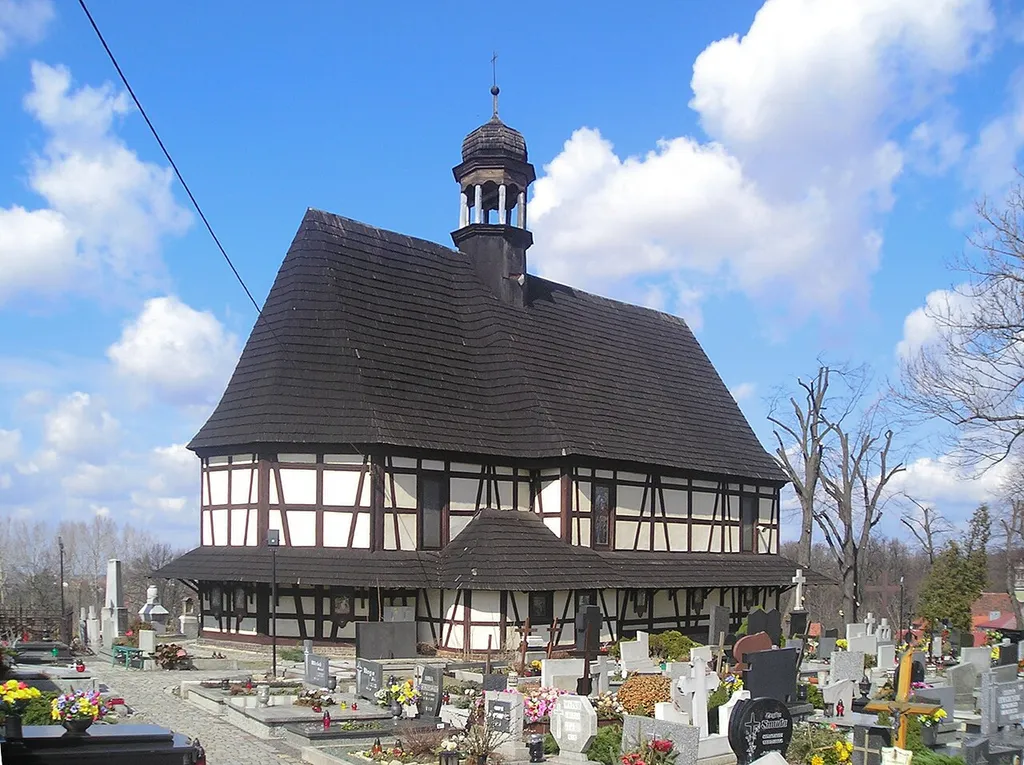 kościół cmentarny pw. Świętego Krzyża, szach., 1705 Głogówek, Głogówek