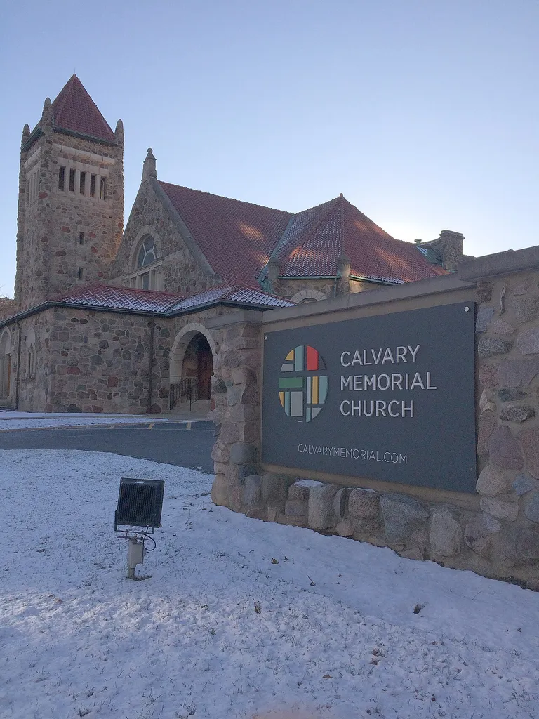 Calvary Memorial Church on Lake street in Oak Park il