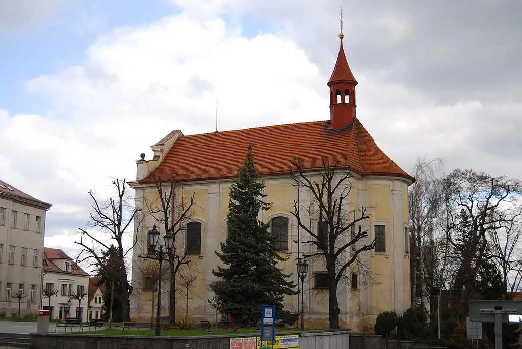 Kostel v Hořovicích na náměstí naproti radnici. Hořovice. Okres Beroun. Česká republika.