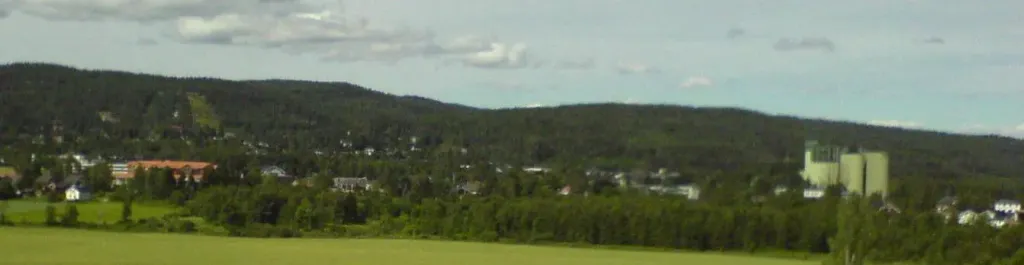 Bjørkelangen_sett_fra_Eidslia