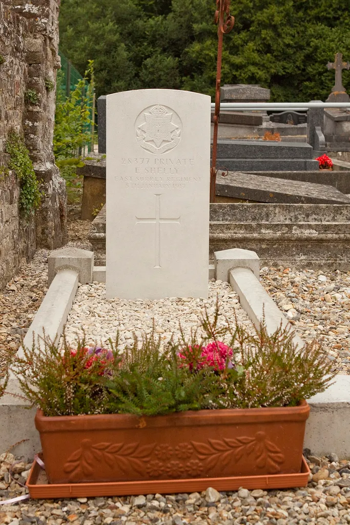 Forest-l'Abbaye Churchyard