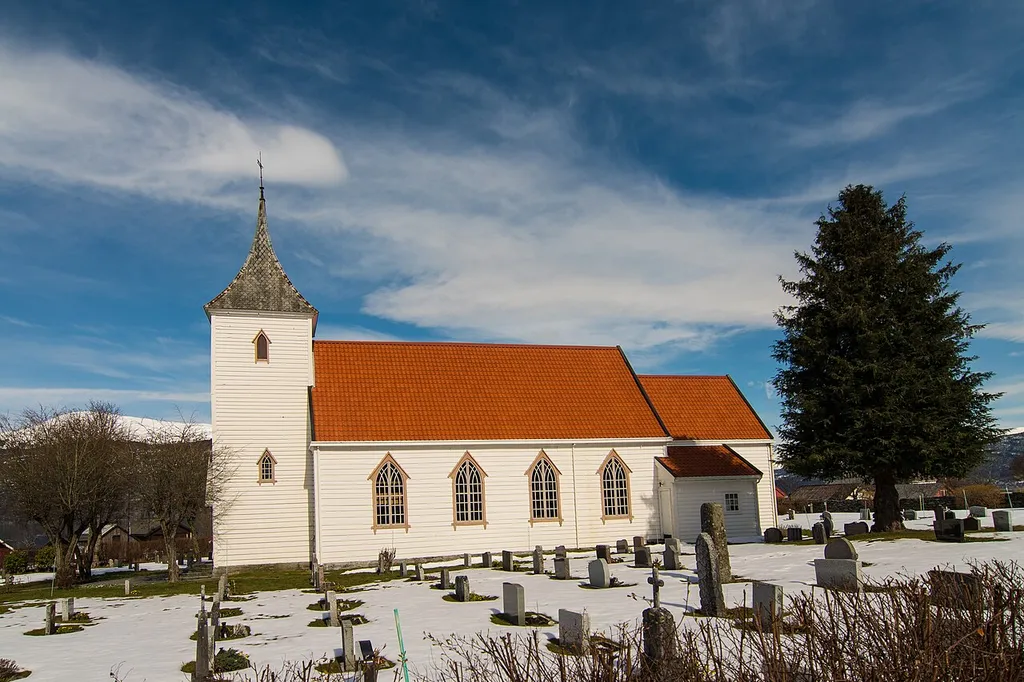 Norsk nynorsk: Utvik kyrkje. This image was uploaded as part of Wiki Loves Monuments 2022. Afrikaans ∙ Alemannisch ∙ አማርኛ ∙ aragonés ∙ العربية ∙ جازايرية ∙ asturianu ∙ azərbaycanca ∙ Bikol Central ∙ беларуская ∙ беларуская (тарашкевіца) ∙ български ∙ বাংলা ∙ brezhoneg ∙ bosanski ∙ català ∙ čeština ∙ Cymraeg ∙ dansk ∙ Deutsch ∙ Zazaki ∙ Ελληνικά ∙ English ∙ Esperanto ∙ español ∙ eesti ∙ euskara ∙ فارسی ∙ suomi ∙ français ∙ Frysk ∙ Gaeilge ∙ galego ∙ עברית ∙ हिन्दी ∙ hrvatski ∙ magyar ∙ հայերեն ∙ Bahasa Indonesia ∙ Ido ∙ italiano ∙ 日本語 ∙ ქართული ∙ қазақша ∙ 한국어 ∙ кыргызча ∙ Lëtzebuergesch ∙ lietuvių ∙ latviešu ∙ Malagasy ∙ македонски ∙ മലയാളം ∙ Bahasa Melayu ∙ Malti ∙ မြန်မာဘာသာ ∙ norsk bokmål ∙ नेपाली ∙ Nederlands ∙ norsk nynorsk ∙ norsk ∙ polski ∙ português ∙ português do Brasil ∙ română ∙ русский ∙ sicilianu ∙ davvisámegiella ∙ slovenčina ∙ slovenščina ∙ shqip ∙ српски / srpski ∙ svenska ∙ тоҷикӣ ∙ ไทย ∙ Tagalog ∙ Türkçe ∙ українська ∙ اردو ∙ oʻzbekcha / ўзбекча ∙ Yorùbá ∙ 中文 ∙ 中文（中国大陆） ∙ 中文（简体） ∙ 中文（繁體） ∙ 中文（香港） ∙ 中文（臺灣） ∙ +/− This is a photo of a monument in Norway, number: 85736 in the Norwegian Directorate for Cultural Heritage database.
