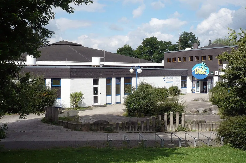 Das Freizeitbad Oase in Essen-Frohnhausen, 2010 geschlossen, 2013 Abriss