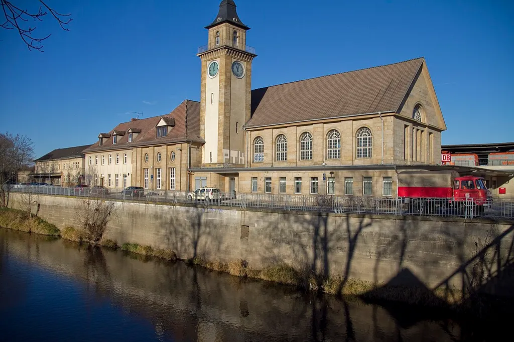 Bahnhof Zeitz, Empfangsgebäude