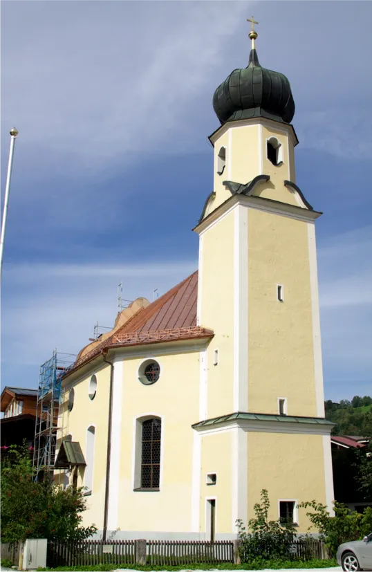 Annakirche und Friedhof