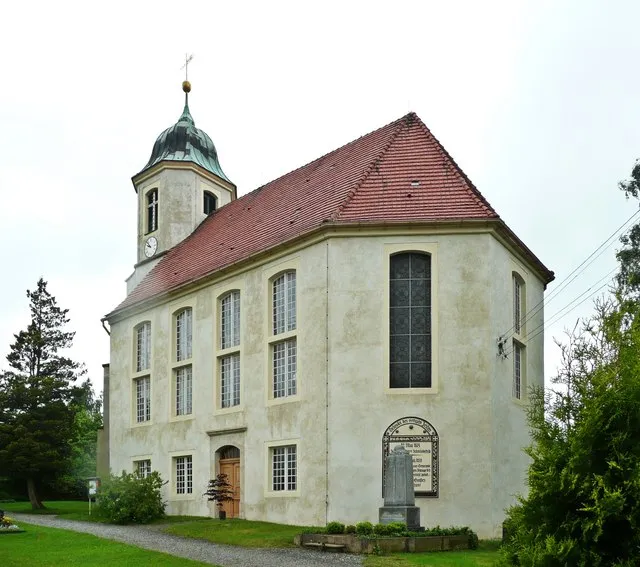 Schmiedefeld: Blick auf die St. Michaeliskirche