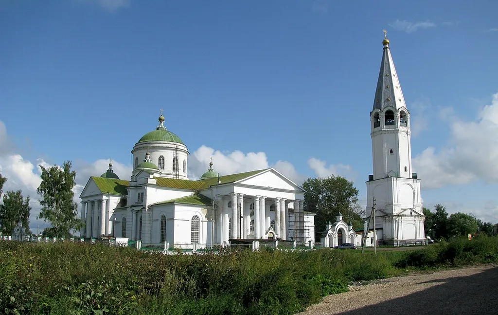 Смоленская церковь с колокольней