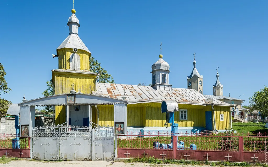 Сингурены, церковь Святой Параскевы / Biserica Sfinta Cuvioasa Parascheva din Singureni