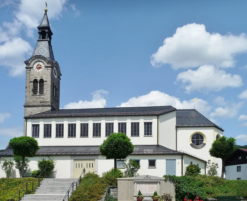 Die Pfarrkirche St. Nikolaus in Böbrach