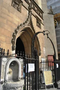 Gates And Railings To Church Of St Dunstan In The West