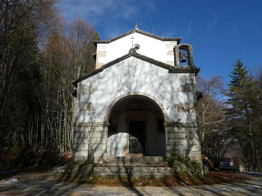 Merli (Bosco Chiesanuova, Veneto, Italy), Saint Anne church