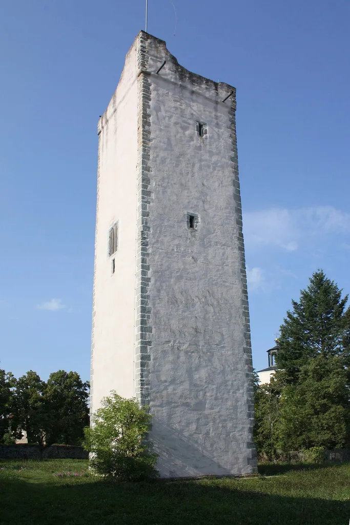 Burg Pöllnitz castle keep