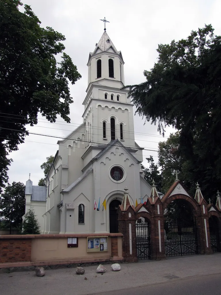 Dąbrówka - kościół parafialny p.w. Podwyższenia Krzyża Świętego, 1881-84