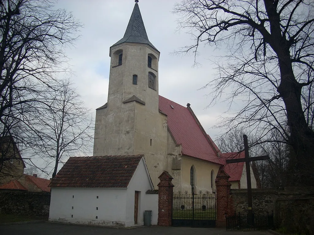Nowizna - kościół filialny p.w. Najświętszego Serca Pana Jezusa (zabytek nr rejestr. A/1922/767/Wł)