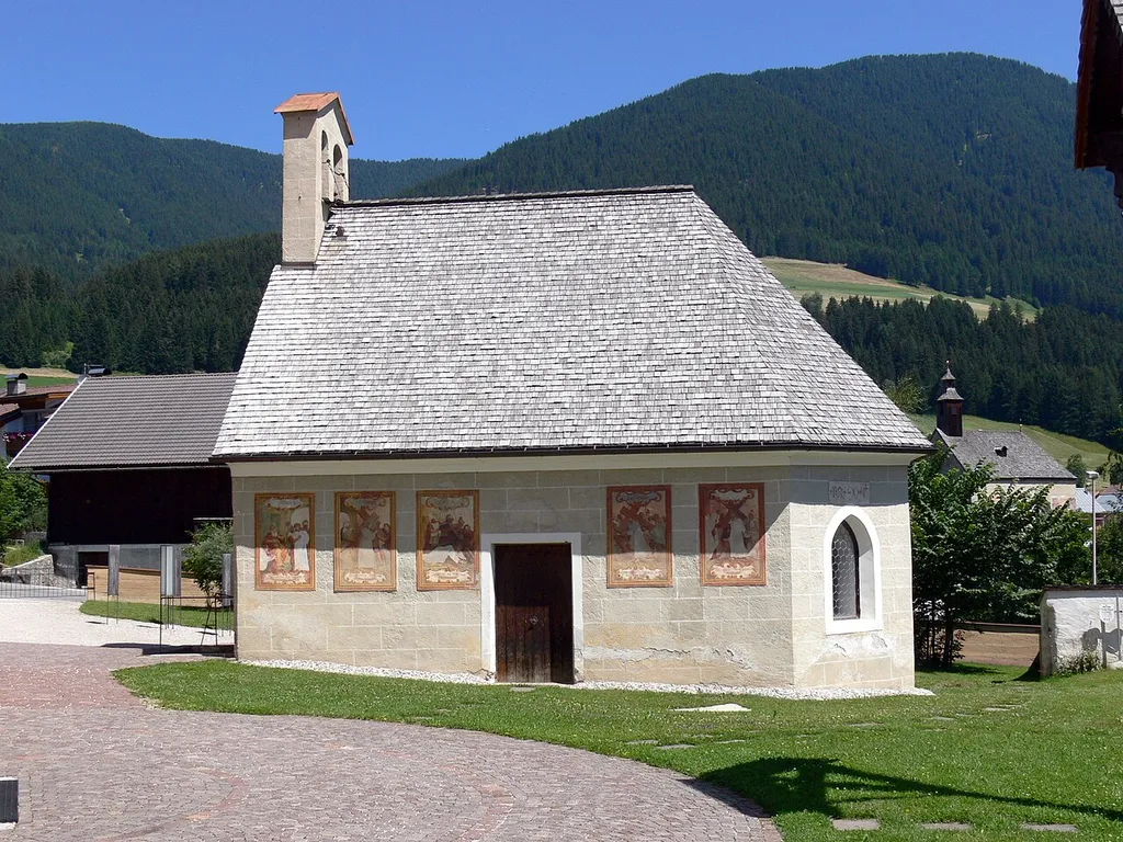 Friedhofskapelle St.Jakob in Taisten This media shows the cultural heritage monument with the number 17961 in South Tyrol. (Wikidata)