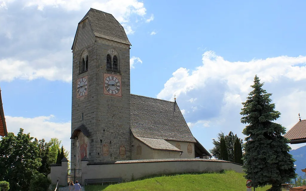 St. Valentin Kirche Nordansicht in Verdings, Klausen