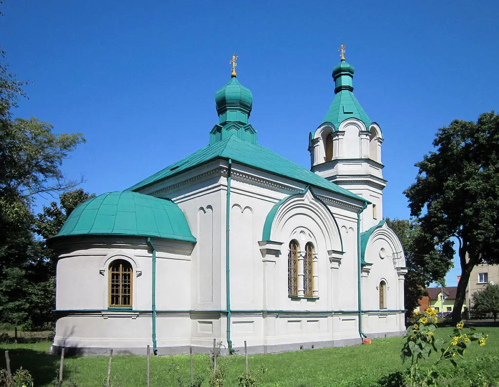 Cerkiew ta znajduje się w Ciechanowcu przy ul. Mickiewicza, została wybudowana 1864 r., według o. G. Sosny ,, w 1877 r. wybudowano murowano cerkiew, która przetrwała do naszych czasów”. Według M. Kałamajskiej-Saeed wzniesiono w 1875 r. inne źródła podają datę, np. 1884. Wiadomo natomiast, iż cerkiew ta stoi na cmentarnym placu unickim, na który przeniesiono w 1730 r. unicką cerkiew z Malca. Obecnie przy cerkwi od ul. Pińczowskiej znajduje się ogród warzywny.