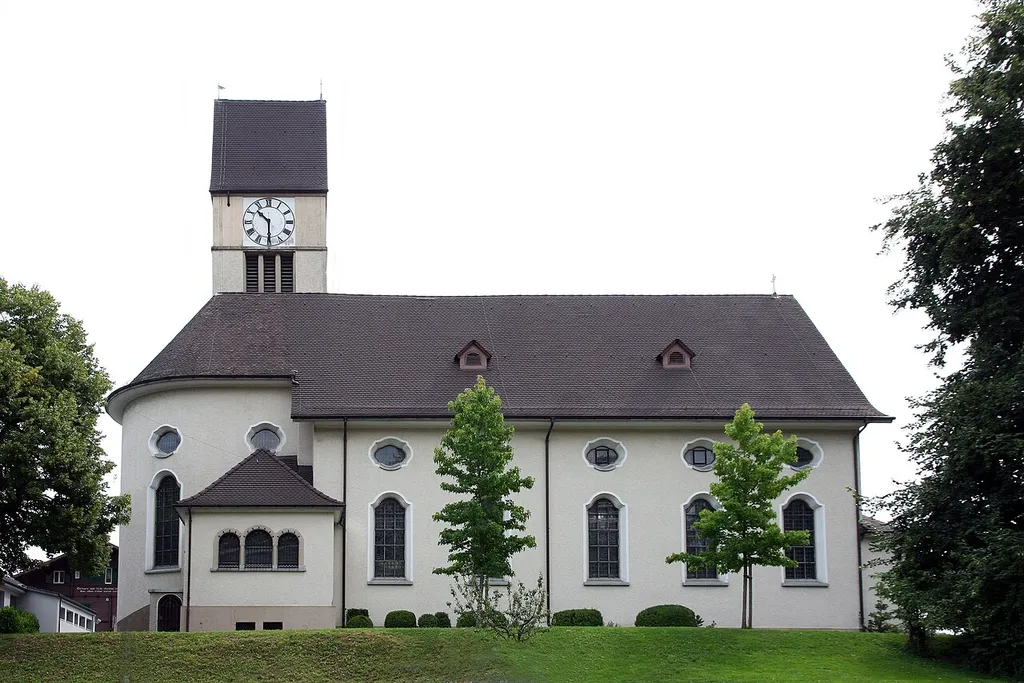 Römisch-katholische Pfarrkirche Richterswil, Ansicht von Nordwesten