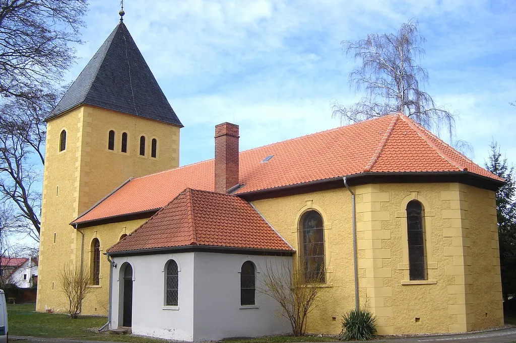 Unseburg (Sachsen-Anhalt), St.-Stephani-Kirche, Südwest-Ansicht