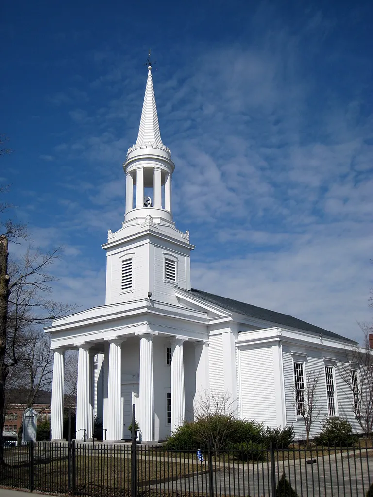 First Parish Church, Unitarian Universalist, Waltham, Massachusetts, USA. This is an image of a place or building that is listed on the National Register of Historic Places in the United States of America. Its reference number is 89001507 (Wikidata).