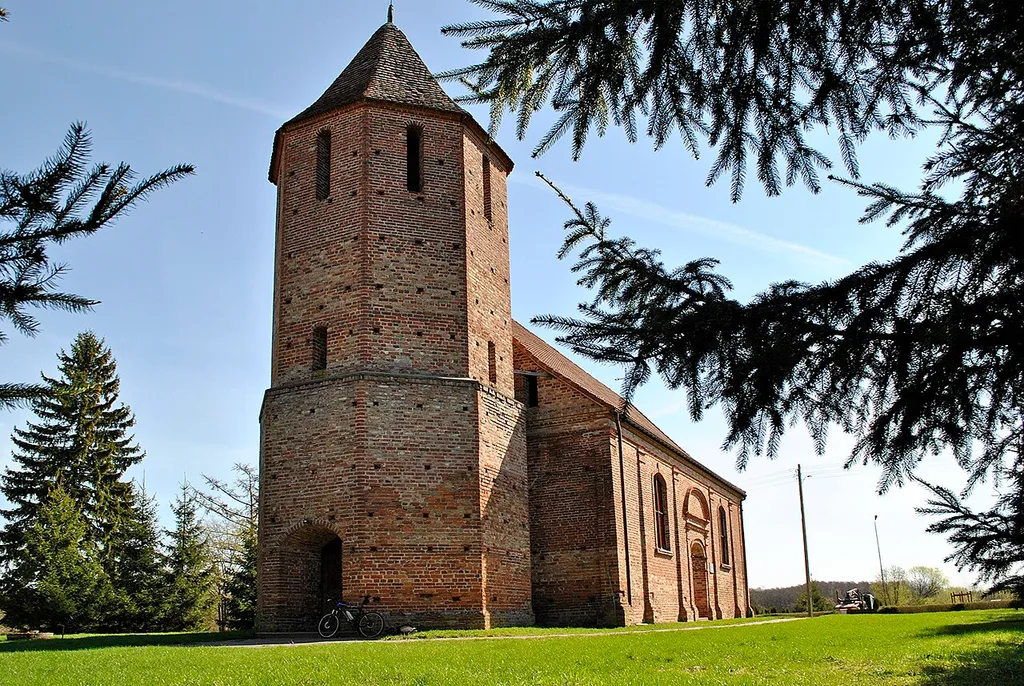 Strzmiele - kościół filialny pw. NMP i św. Andrzeja z 1722 roku
