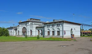 Nikolo-Poloma railway station