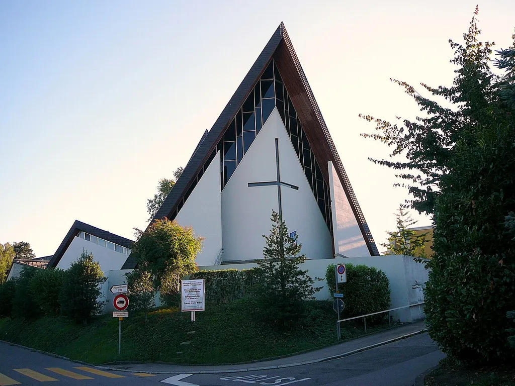 Römisch-katholische Pfarrkirche St. Paulus Dielsdorf, Ansicht von der Buchserstrasse