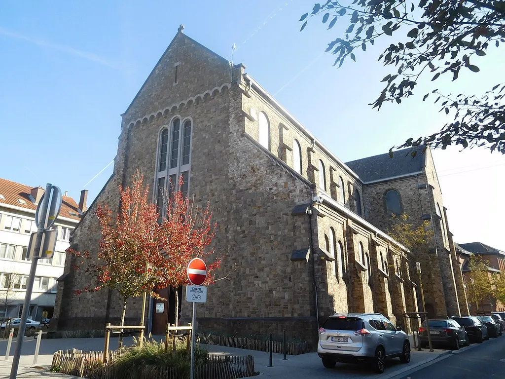 La nouvelle église Sainte-Agathe, à Berchem-Sainte-Agathe (Bruxelles) fut construite pour remplacer l'ancienne, devenue trop petite.