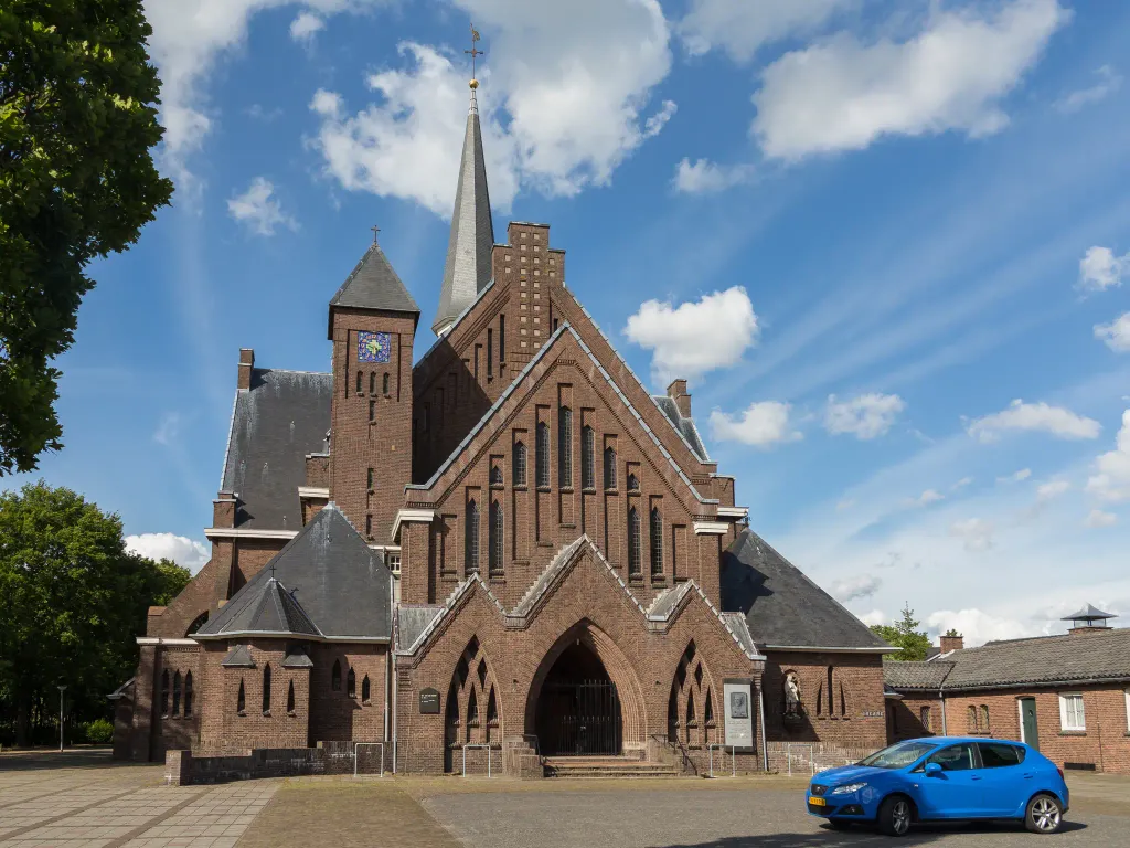 Hoeven, church: de Heilige Johannes de Doperkerk