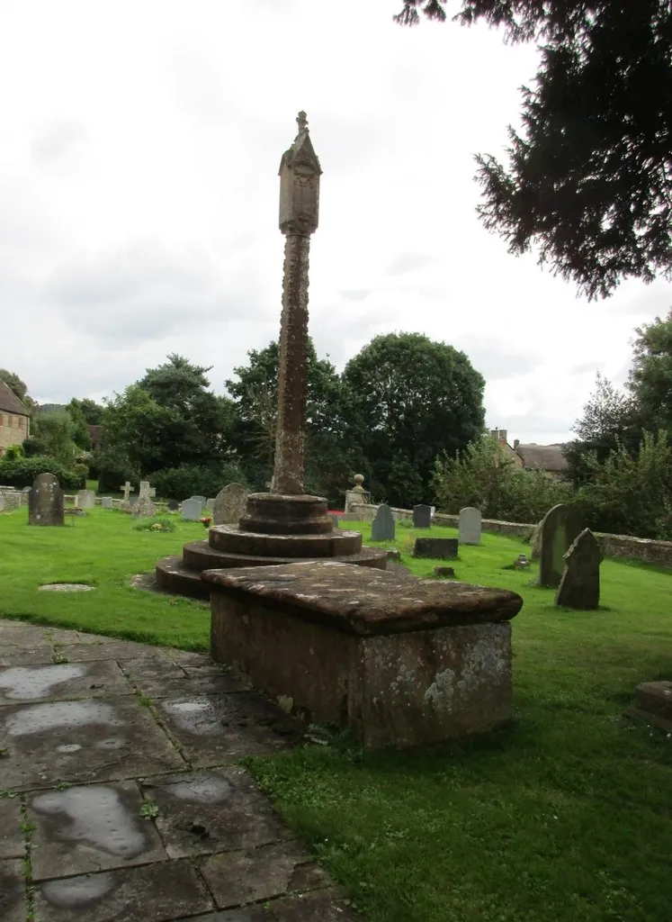 Cross and tomb in the churchyard, Trent