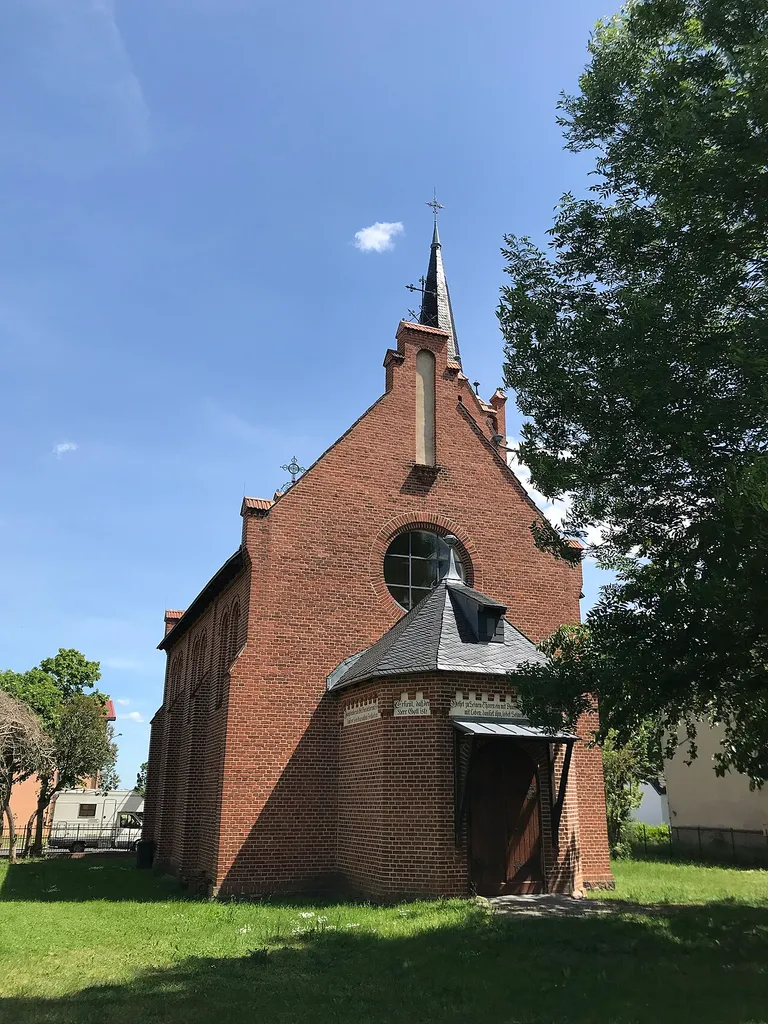 Die Dorfkirche Hoppenrade ist eine Backsteinkirche in der Hoppenrade, einem Ortsteil der Gemeinde Wustermark im Landkreis Havelland in Brandenburg. Im Innern steht unter anderem eine Lütkemüller-Orgel von 1895.